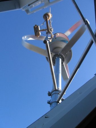 Vertikales Windrad Timar CFX 600 installiert