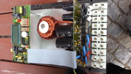 Wer kennt diesen Laderegler