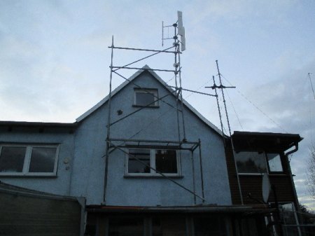 HILFE. Zu Darrieus Rotor