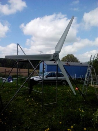 Verkaufe Ersatzrotorblätter 4 m Durchmesser mit Aufnahmeplatten