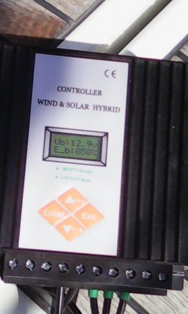 Inselbetrieb auf kleinem Segelboot