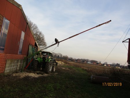 Zweiten 3 Flügler  mit Fundament versteckt hinter der Halle !