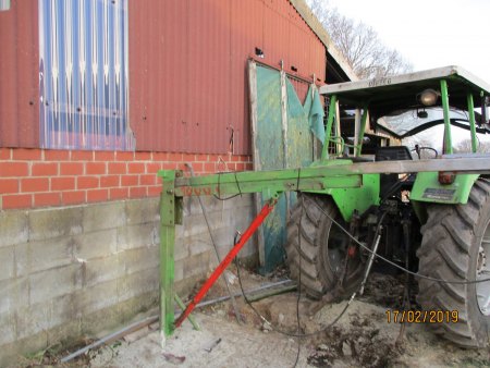 Zweiten 3 Flügler  mit Fundament versteckt hinter der Halle !