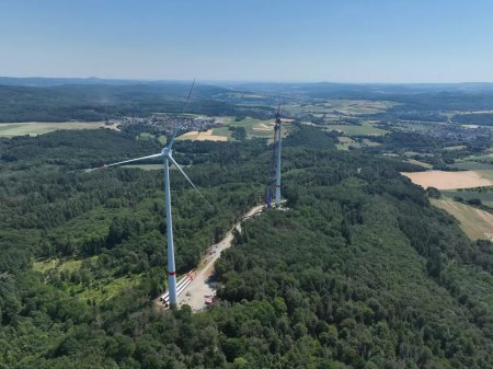 Windrad mit Flettner-Rotoren