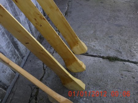 Rotorblätter aus Holz,mit dick Bootslack überzogen !